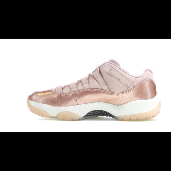 Jordan 11 Retro Rose Gold - Picture 3 of 4